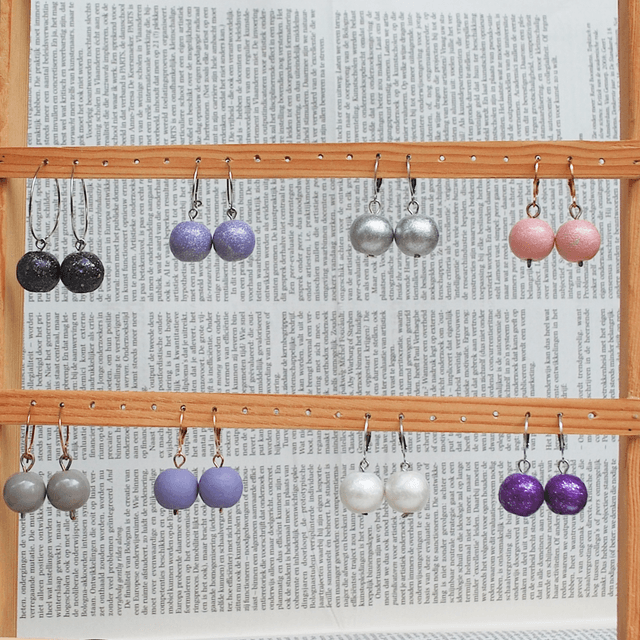 MINIMALIST PEARL DROP EARRINGS